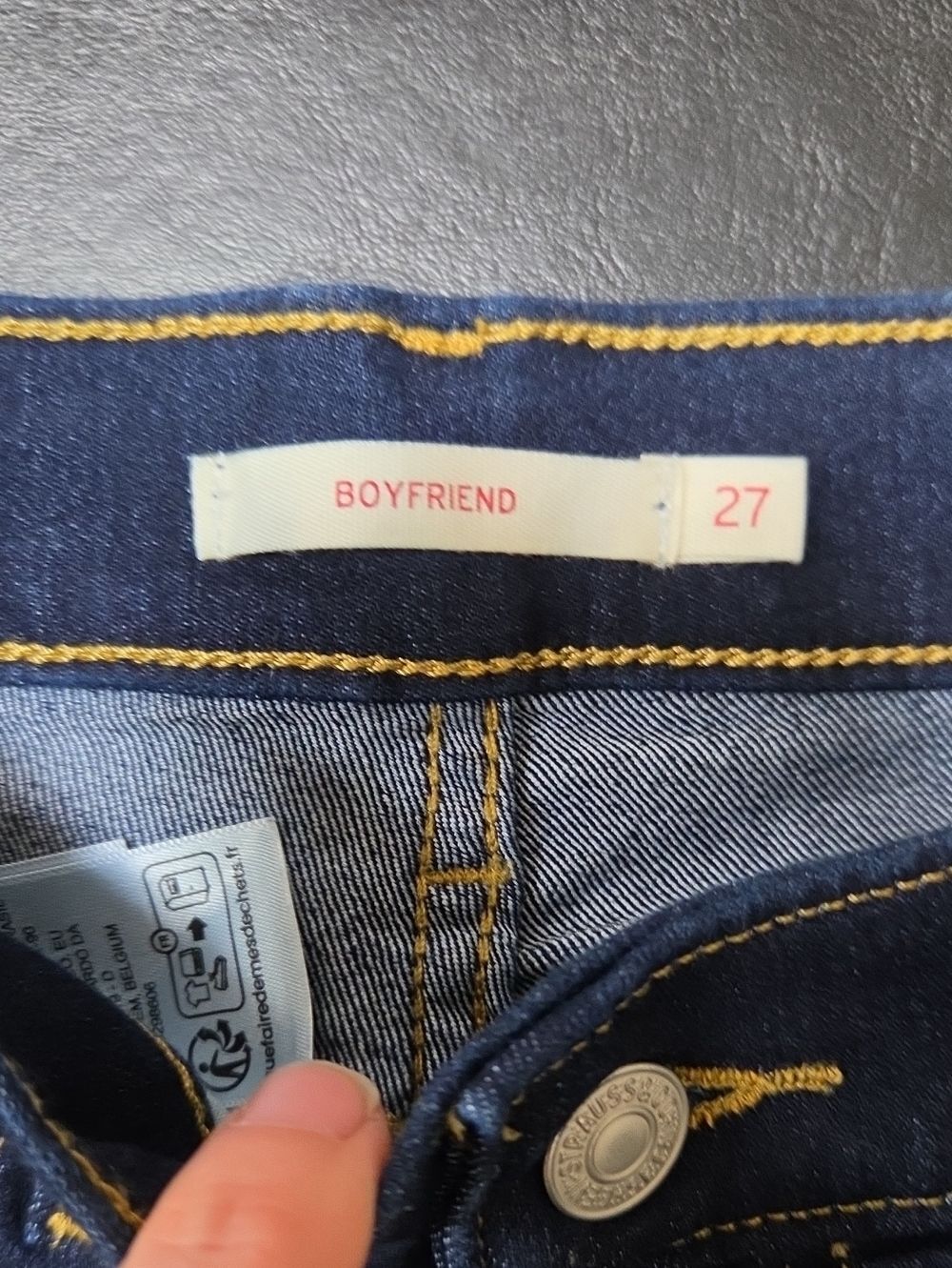 Levis Boyfriend Jeans Size 27 Dark Wash Denim Slouchy Relaxed Fit - Picture 4 of 10